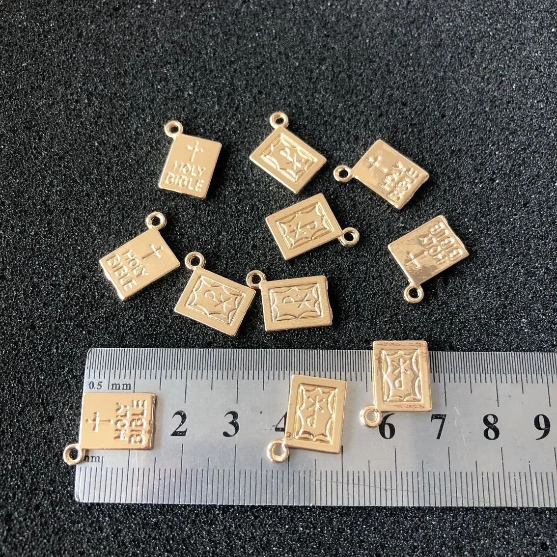 

golden Square tag metal alloy charms for bracelets necklace various gold metal alloy charms custom logo metal charms, As picture