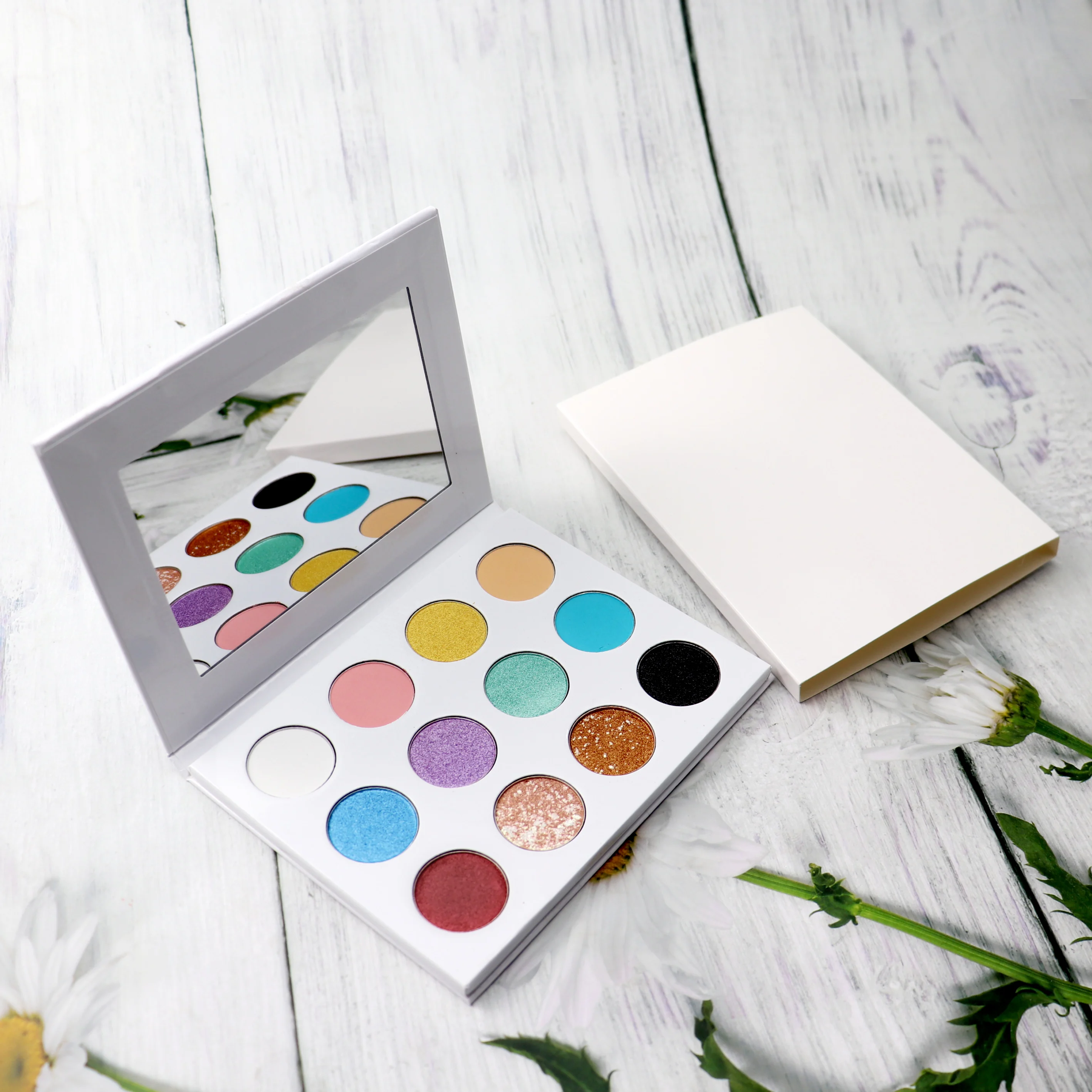 

Beauty Influencer Makup Vendor Asthetics Makeup Eyeshadow Affordable Makeup