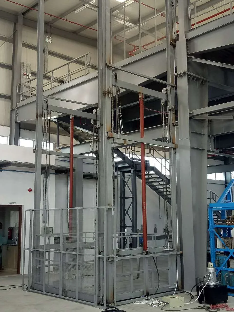1000kg Good Price Hydraulic Vertical Mezzanine Cargo Lift 1 Year