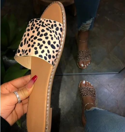 

Wholesale high quality Summer ladies flat shoes women Beach sandals slippers for women, White, black, leopard print