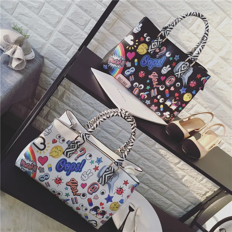

Cartoon print graffiti handbag large capacity lady bags shoulder bag messenger trendy luxury designers handbags famous brands