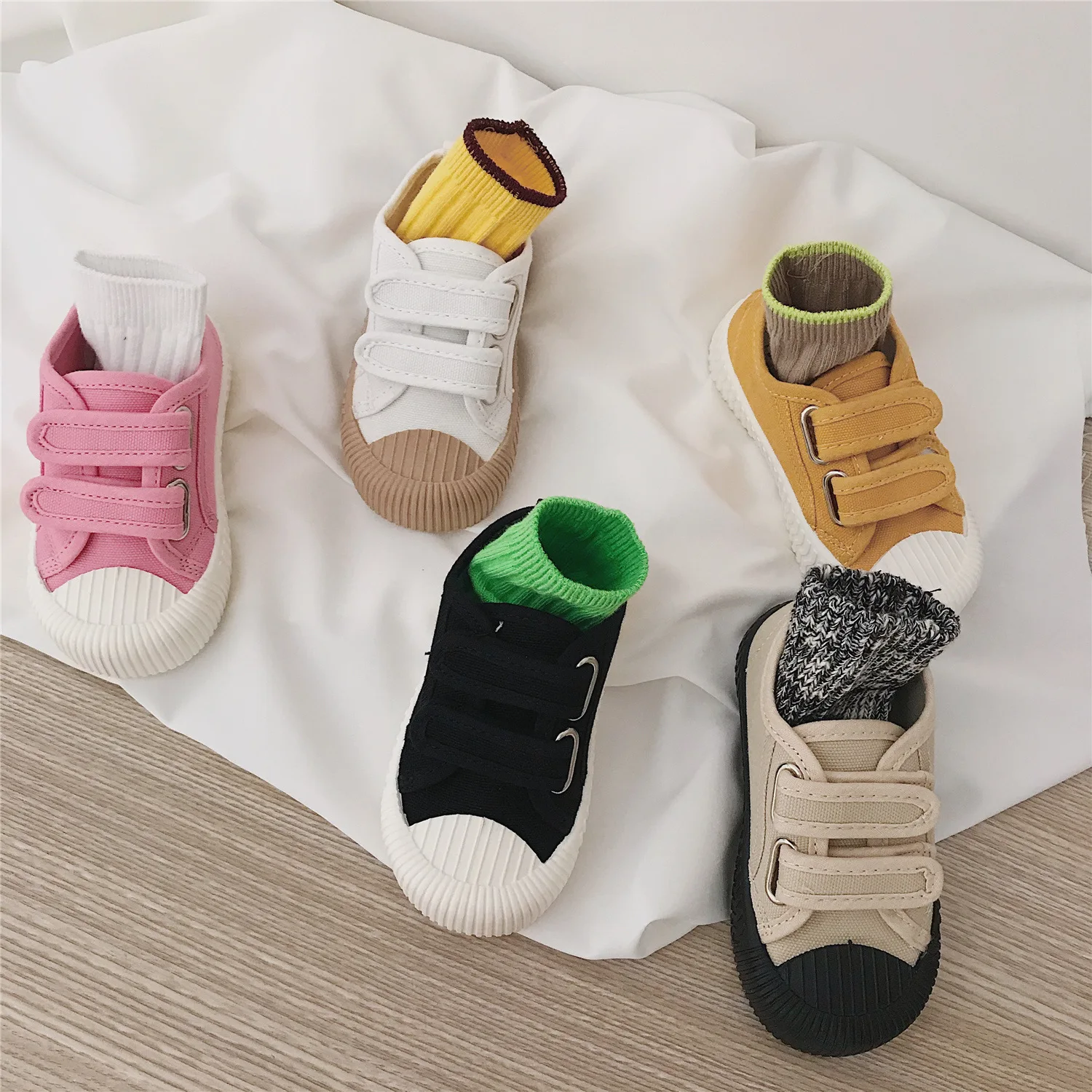 

Hot Sale 2020 Kids Shoes Boys Girls Casual Candy-colored Beef Tendon Bottom Canvas Shoes Children Sneakers Slip On Loafer, Customer's request