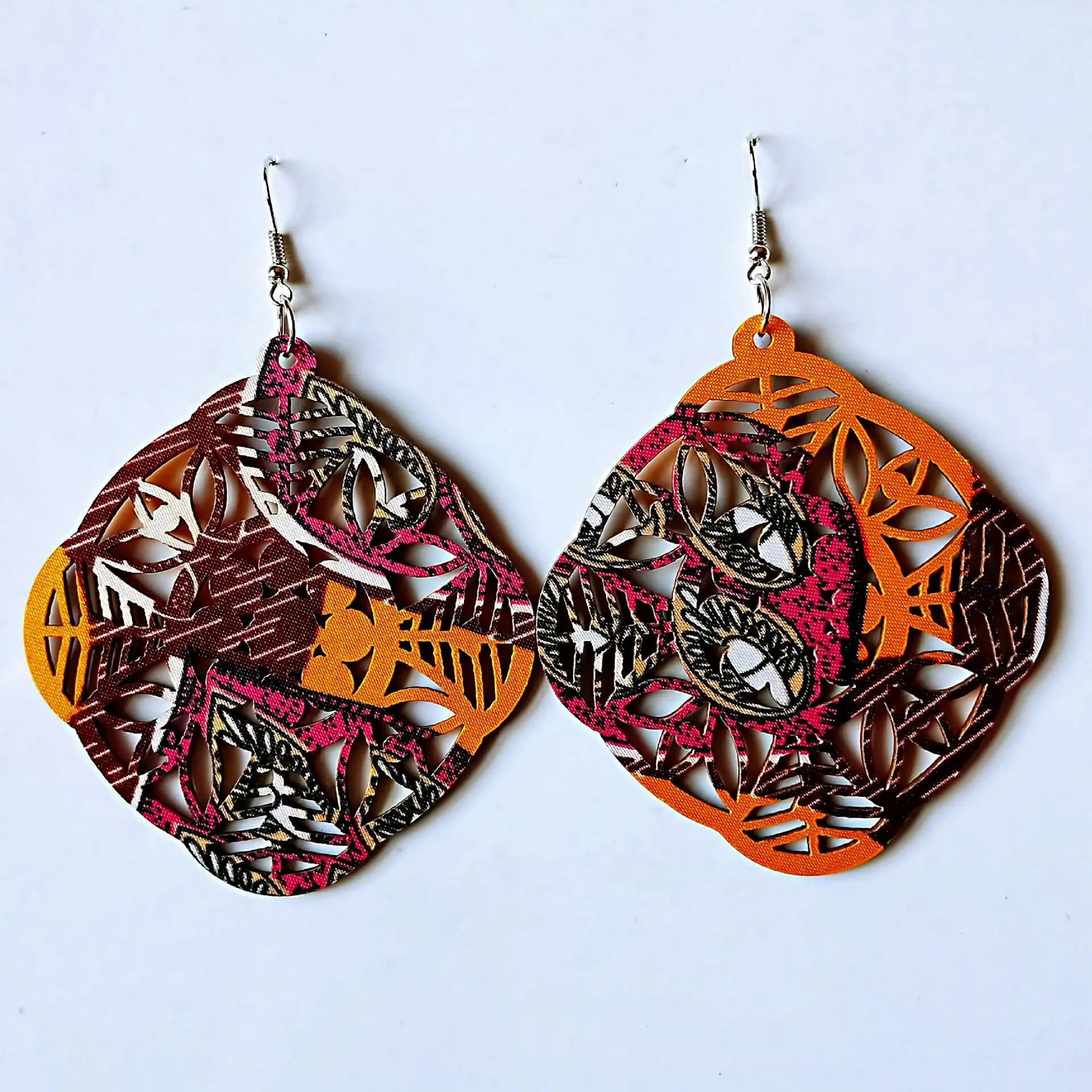 

2021 New Arrival Ethnic Jewelry Black African Map Earrings Round Afro Woman Queen Painted Wood Earring For Women, Customized color