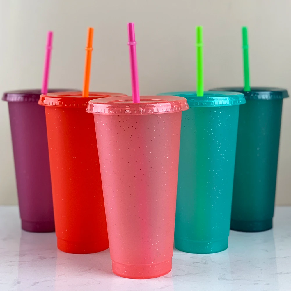

2020 Christmas New Design plastic glitter coffee cup with lid and straw for party accept custom