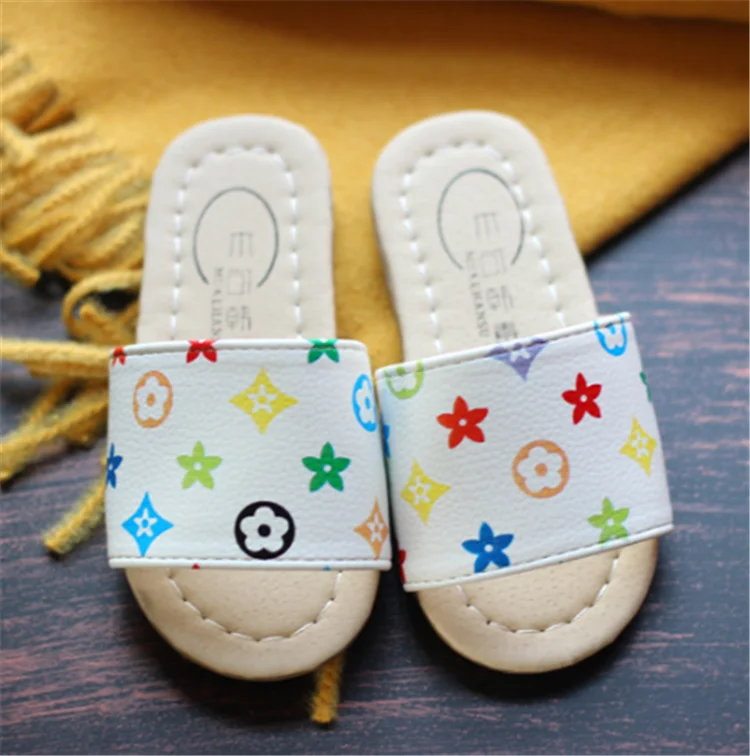 

2021 new children's summer cartoon fashion slippers, White, brown