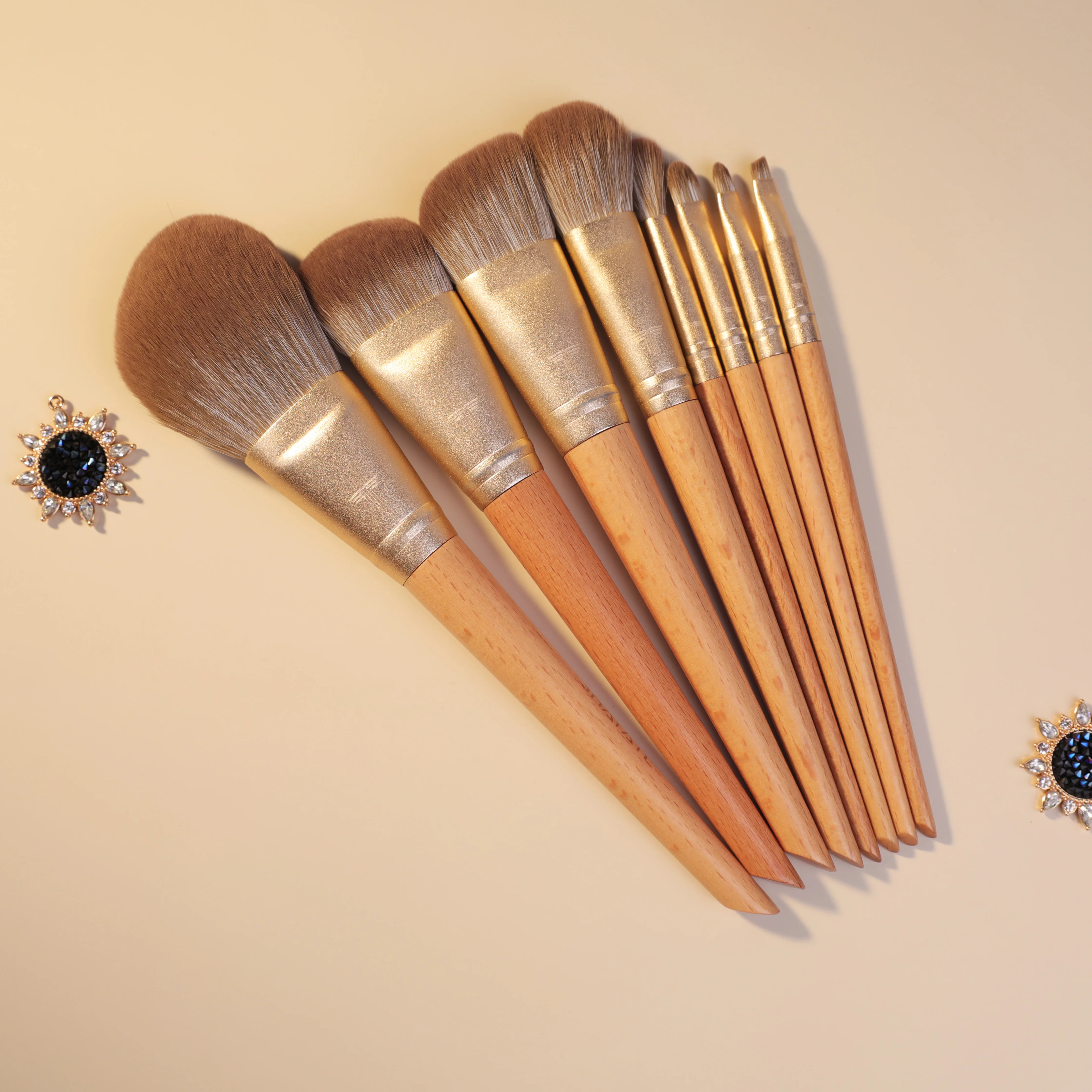 

Guaranteed Quality Proper Price Low Moq Wooden Makeup Brushes Custom Logo,Eye Professional Makeup Brushes Private Label, Customized color