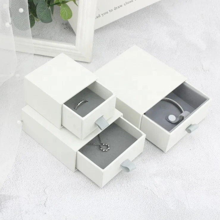

Small Business Pull Out White Necklace Jewelry Box, White,black