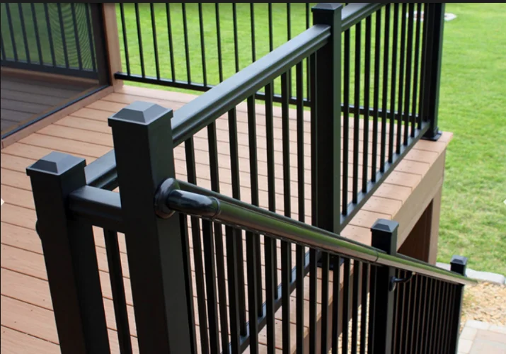 现代垂直室内阳台楼梯台阶金属方管甲板铝栏杆系统设计