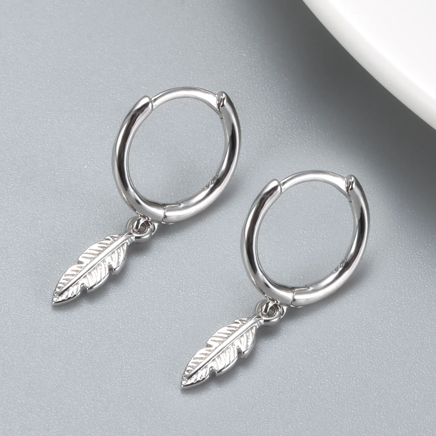 

Korea New Fashion leaf 925 sterling silver earrings feather earrings Women's Earrings Jewelry Wholesale