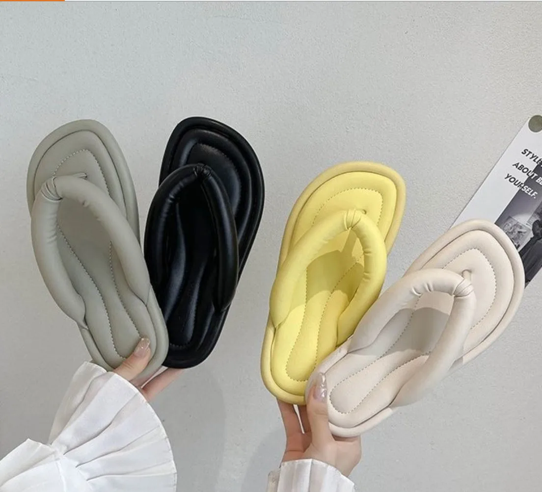 

2021 Leisure Flip-flop Slippers Women Beach Flip Flop Trendy Rubber Thick Sole Soft Comfort PU Flip Flops