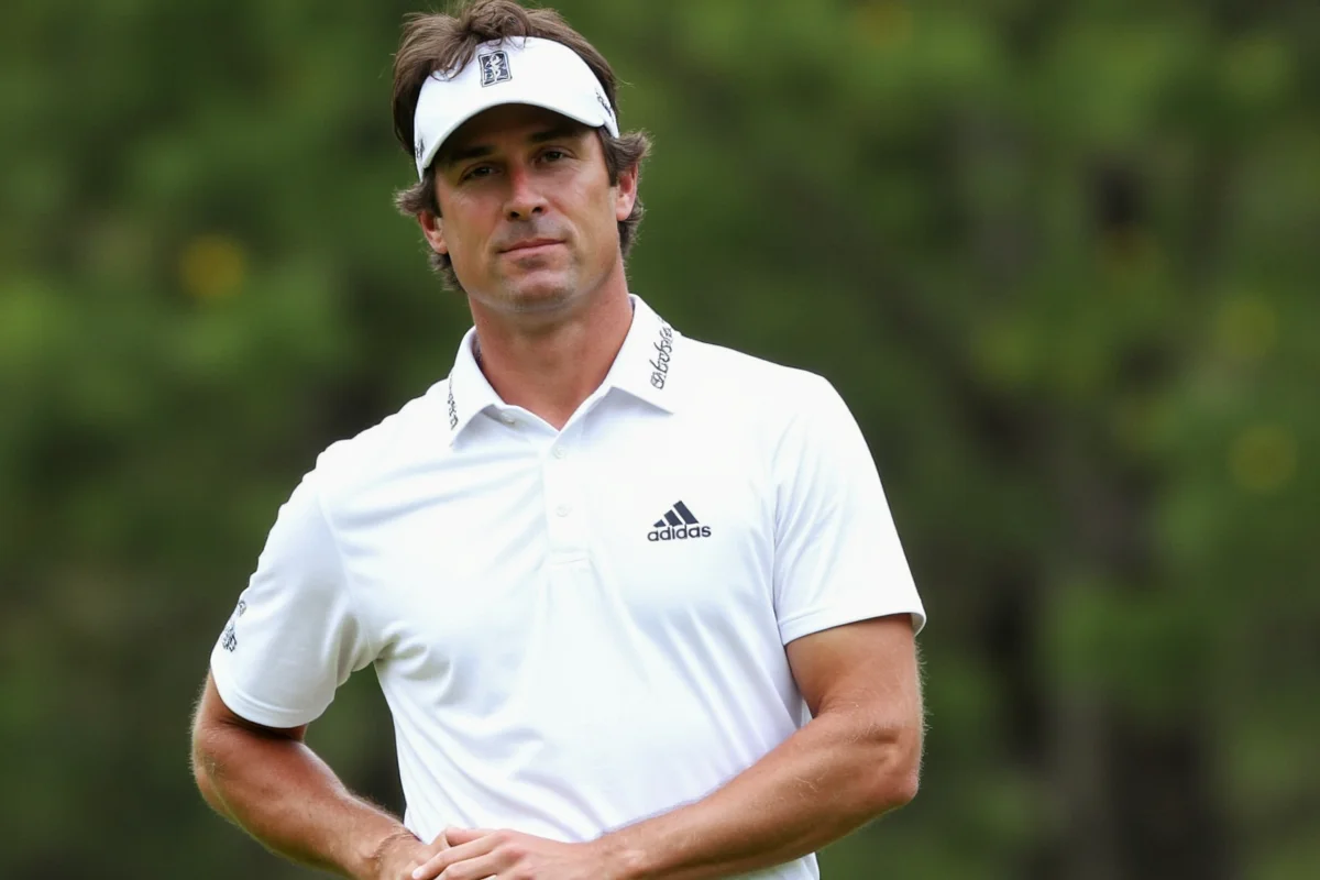 how old is golfer bubba watson