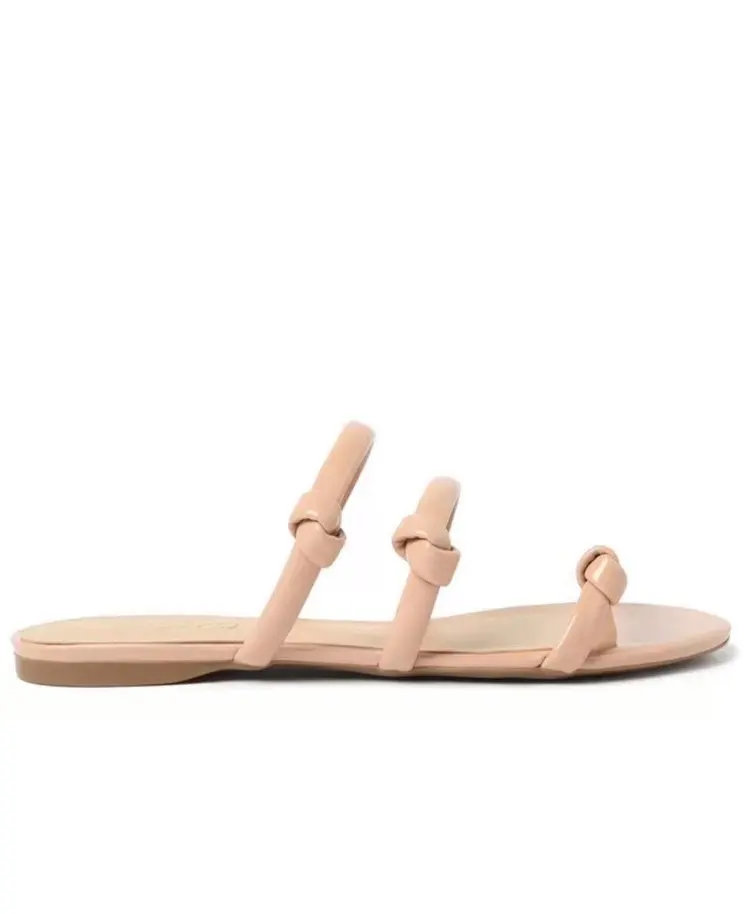 

2022 New Arrival Summer Beach Outside Classic Women Shoes Fair Style Oversize Solid Color Light Anti-Slip Elegant Slippers Flat