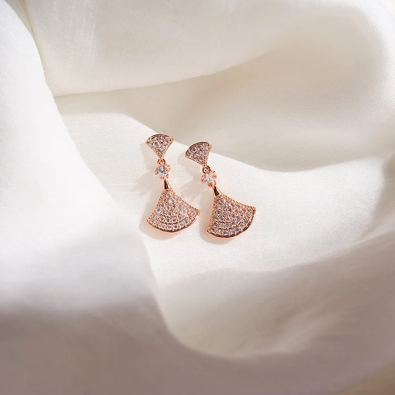 

Charming Design Fan Shaped Sterling Silver Earrings Zircon Ginkgo Leaf Women Ear Loop, Picture