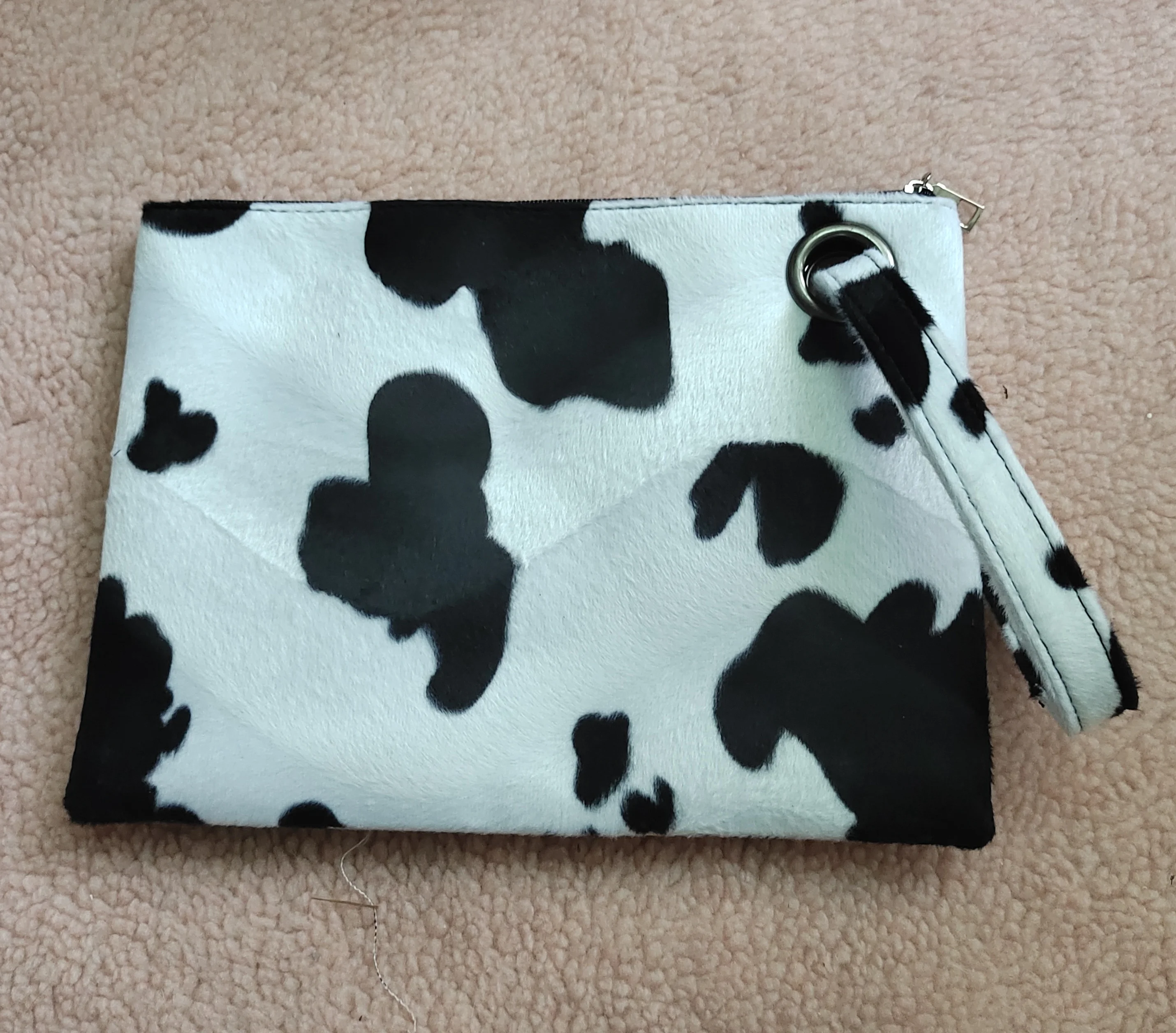 

Free samples Fashionable and simple cow hair texture cow pattern handbag white brown large clutch support OEM
