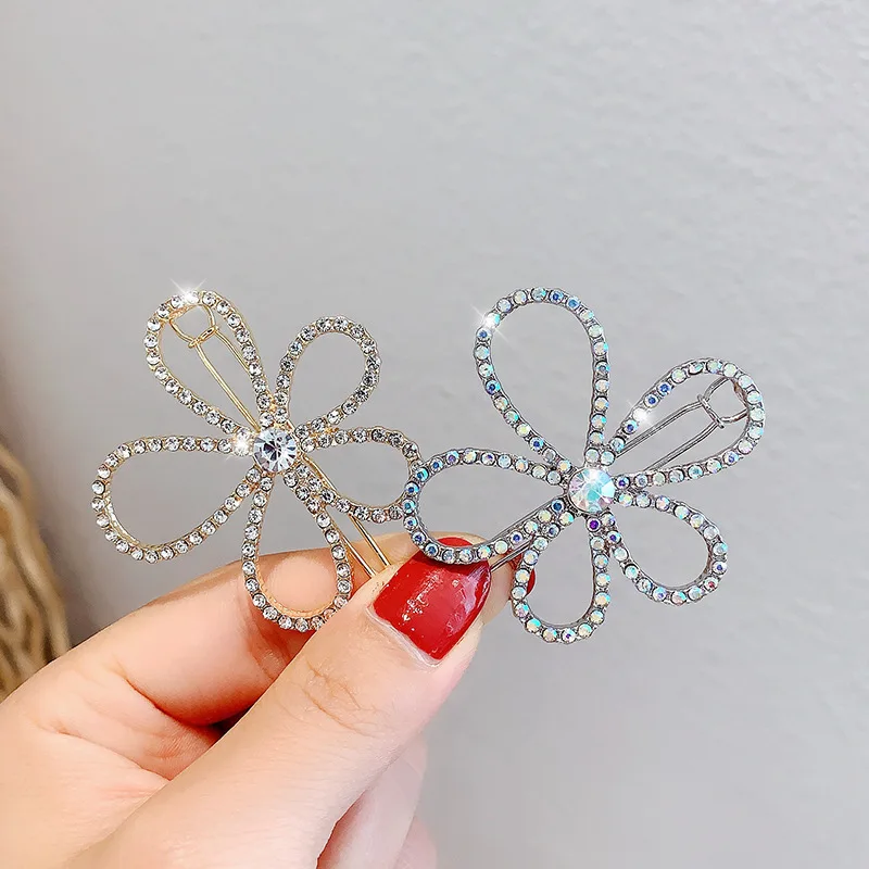 

Boutique Hand-made Crystal Hollow Flower Hair Clips Rhinestones Hollow Pattern Floral Hair Pins For Women Ladies