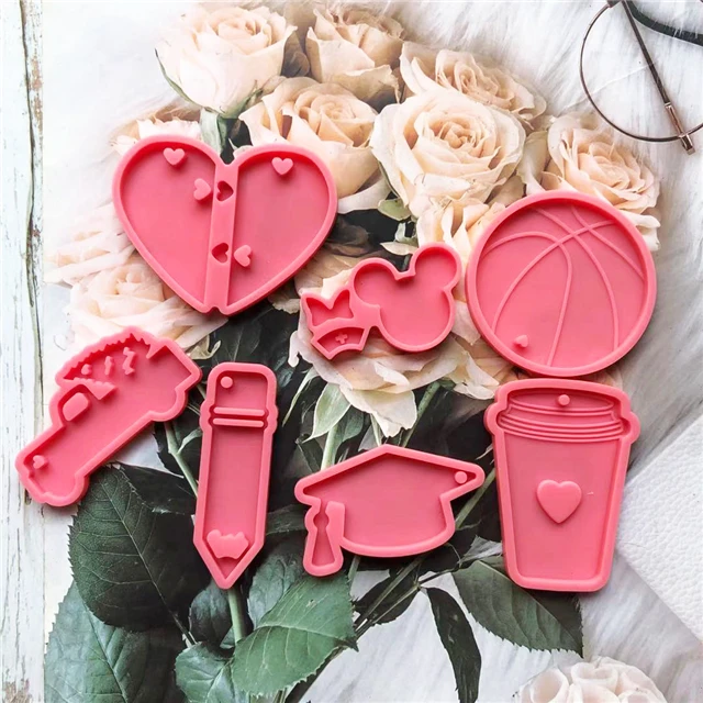 

B028 Free Sample New Products DIY Shiny Resin Basketball Pencil Truck Heart Graduation Hat Silicone Keychain Mold