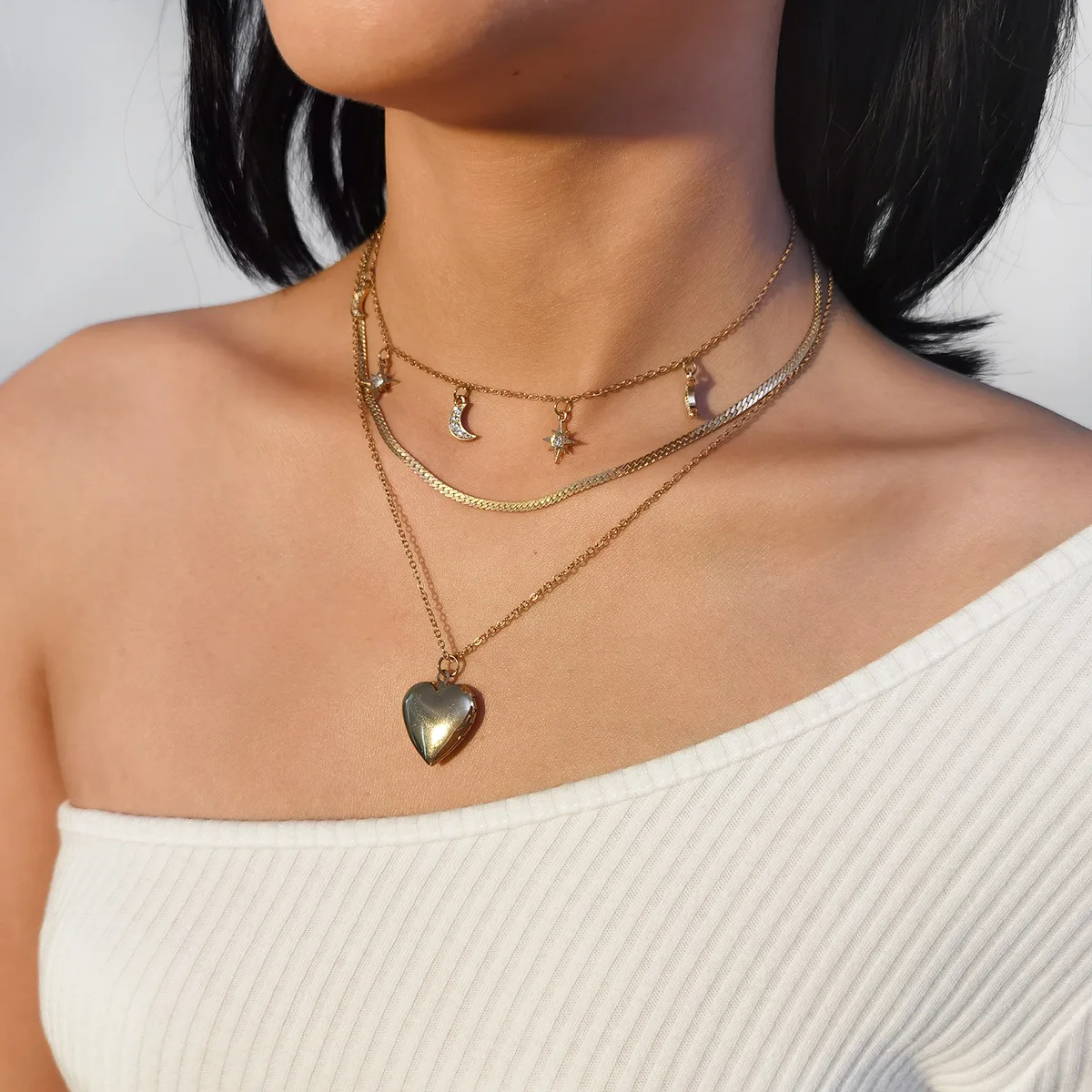

Simple Exquisite Gold Silver Plated Multilayer Love Heart Pendant Necklace Triple Layers Star Moon Necklace, Picture color