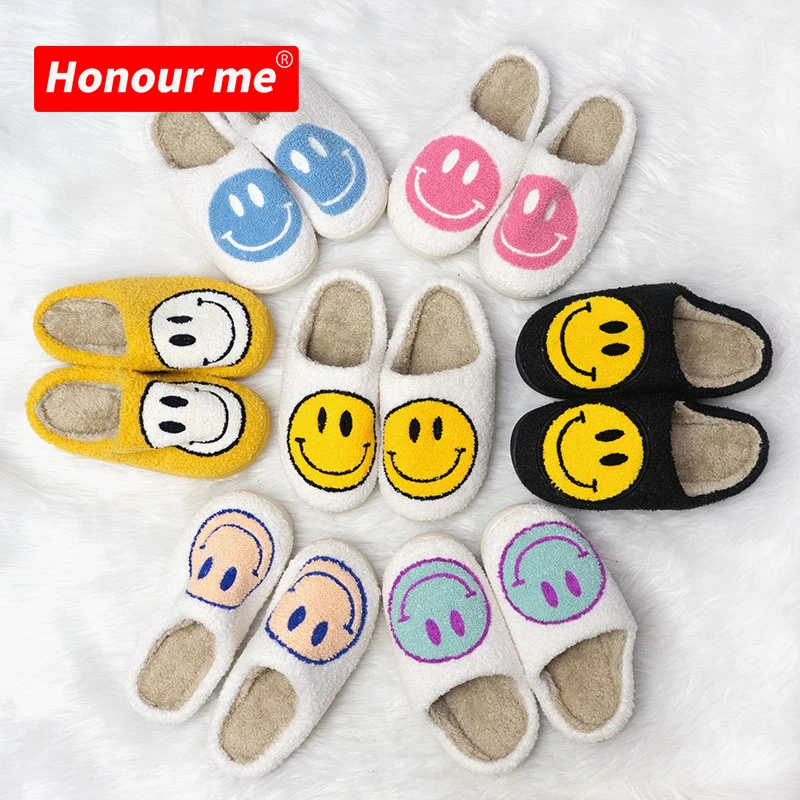 

2022 HONOUR ME Wholesale Smile Face Pattern Slippers Women Winter Indoor Flat Warm Happy Face House Slides Cute Smile Slippers