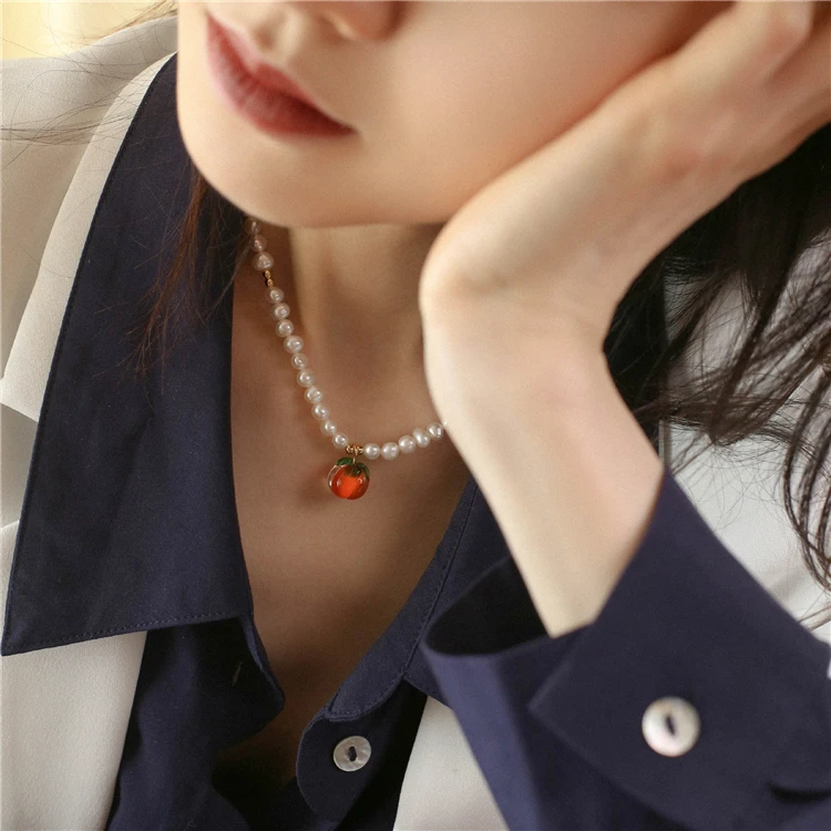 

Sweet elegant colored glaze clavicle chain necklace small Persimmon pearl necklace for women A1