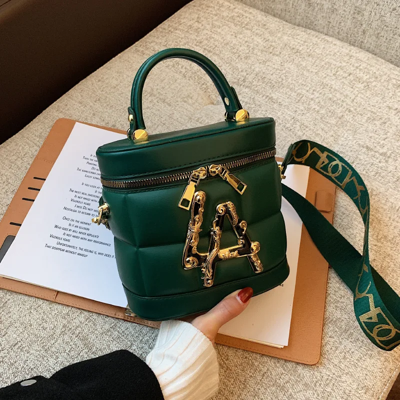 

2021 New Women Bags Designer Fashion Wave Pattern Shoulder Messenger Bag Girls Chain Sac Luxury Square Bag Pure Color Handbag, Blue green coffee brown red