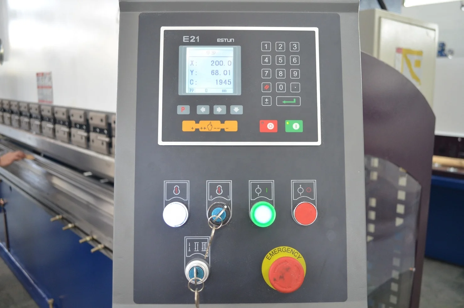 
Competitive price servo copper busbar steel plate bending 100t ton 2500 hydraulic press brake machine 