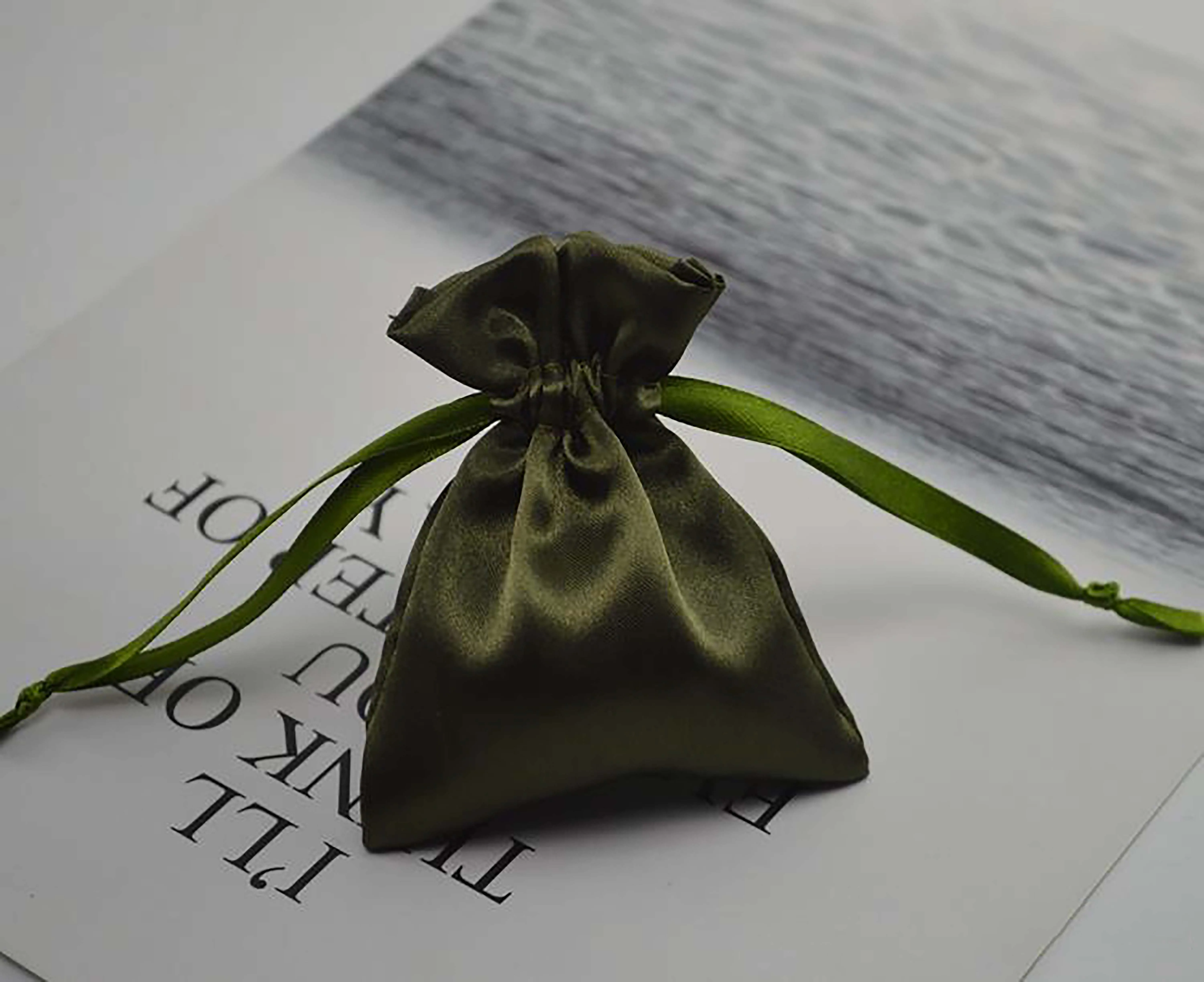 

Custom logo Satin Gift Jewelry Bags Fabric Drawstring Pouch Wedding Favor Silk Bags for Christmas Gift Bag Drawstring Pouches