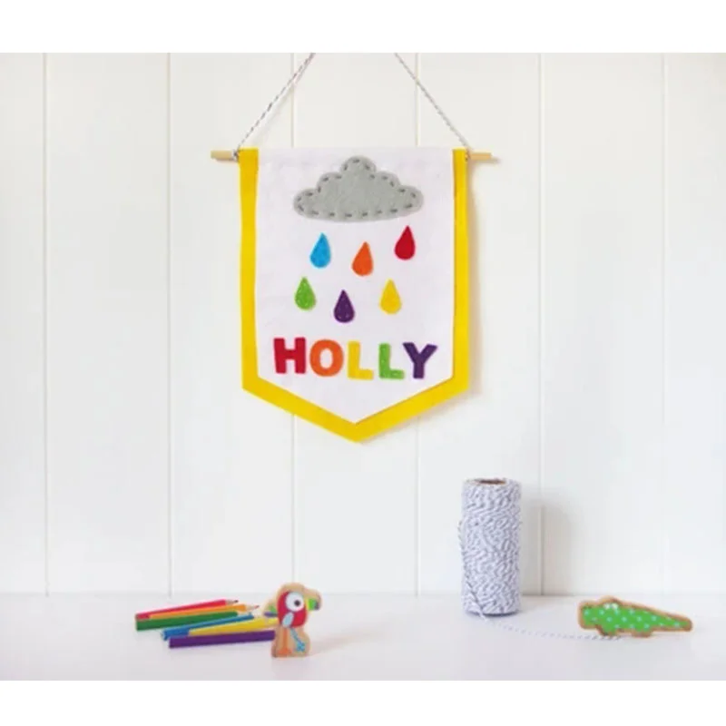 we can print logo on it pennants of promotion