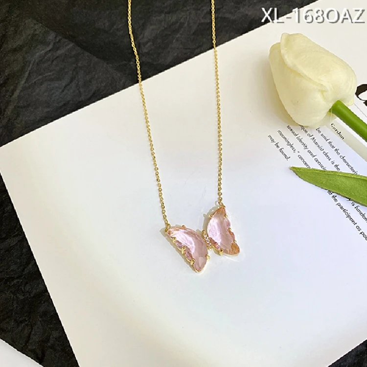 

Fashion Charm Girls Jewelry Gift 4 Colors Purple Pink Clear Crystal Clavicle Sweet Butterfly Pendant Necklace For Women