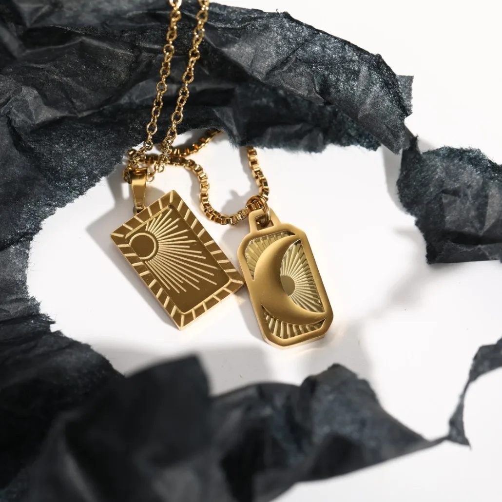 

CHENGYI jewelry stainless steel sun Moon necklace picture pendant jewelry gold plated for men personalized waterproof necklace
