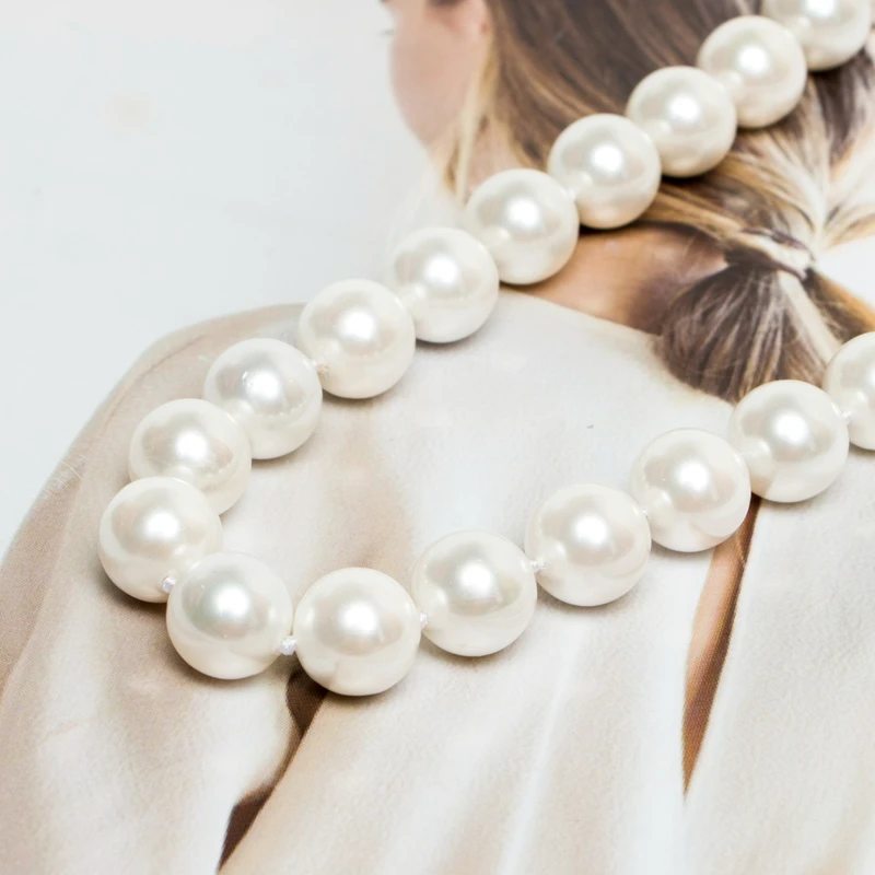 

High Quality Modern Simple Fashion White shell Pearl Necklace With Cheap Price Sale
