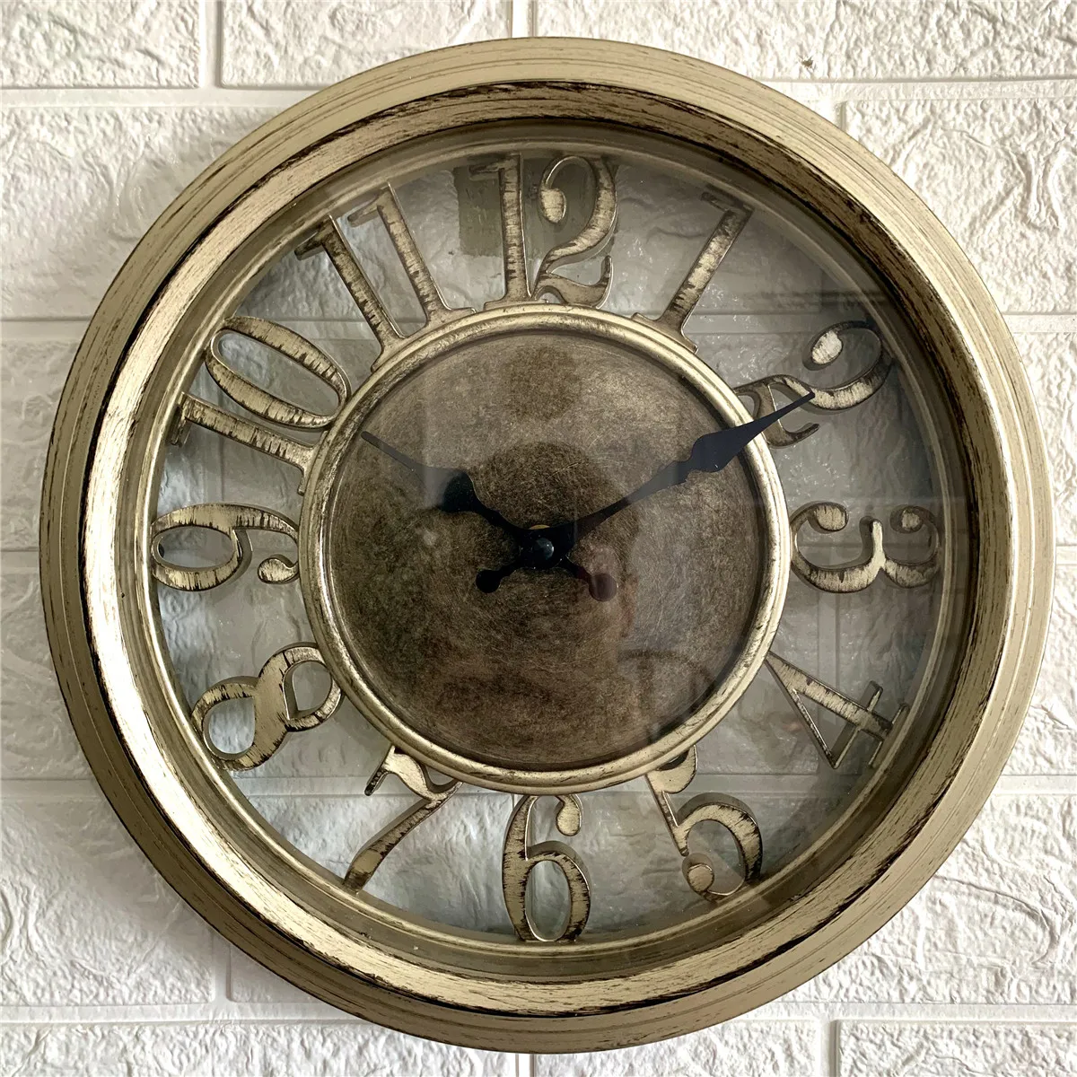 2020 High Quality Wall Clocks Plastic Quartz Type Clock Retro Wall