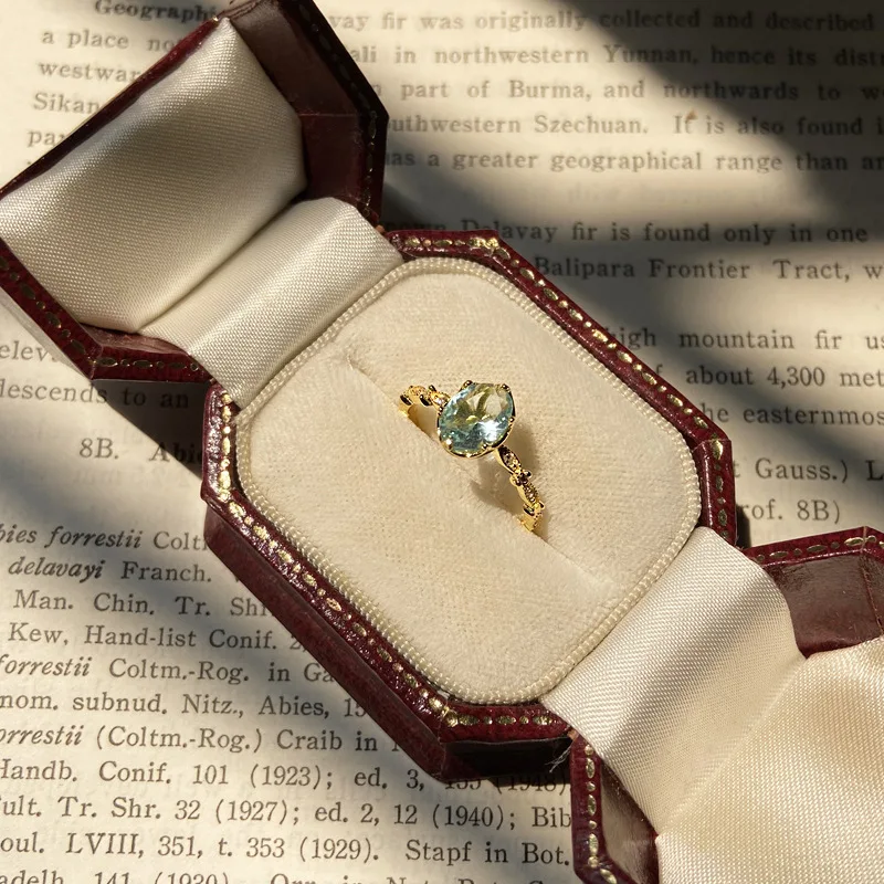 

Vintage Oval Shaped 925 Sterling Silver Blue Gemstone Crystal Adjustable Ring