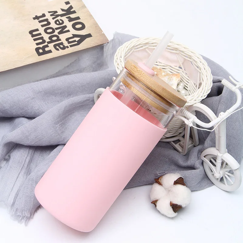 

Amazon Top Seller Bpa Free 550ml Borosilicate Glass Water Bottle With Bamboo Lid And Silicone Sleeve, Customized color acceptable