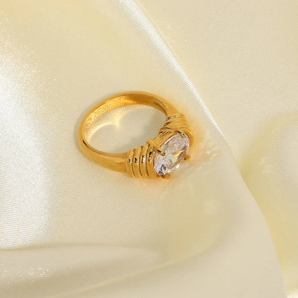 

The Same 18K Gold Plated 316L Stainless Steel Jewelry Ring Wedding With White Zircon Ring Female