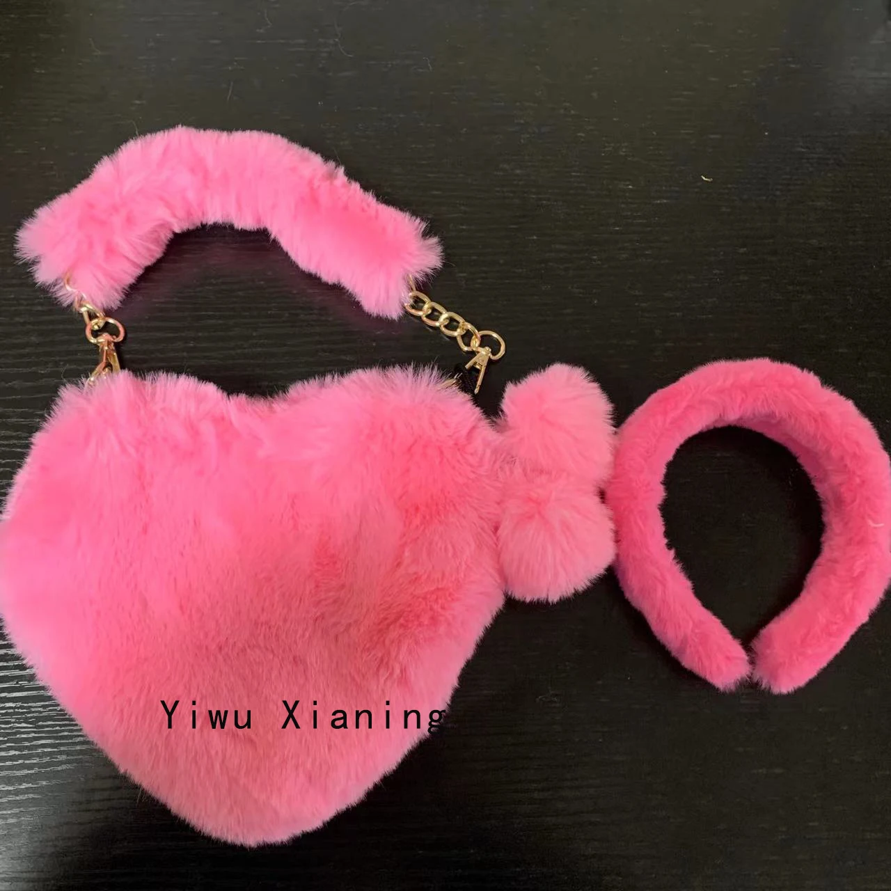 

Winter Fur Headband and Purse Set Wholesale Ladies Heart Shaped Fashion INS Handbags for Women Fur Heart Purse