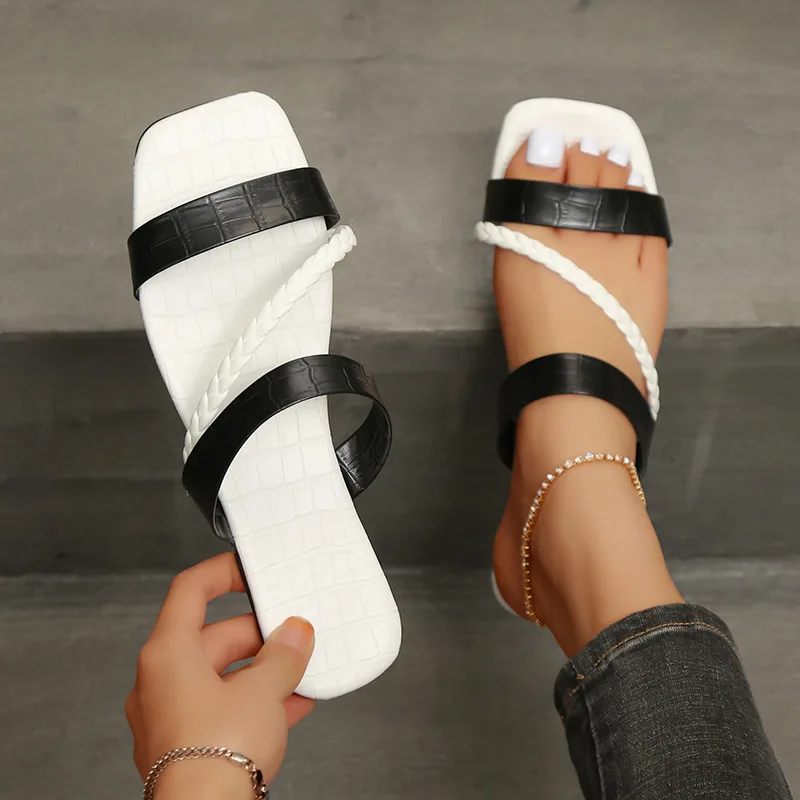 

PDEP 2022 Woven Cross Flat Women Plus Size Sandals T-Strap Open Toe Wholesale Contrasting Color Fancy Ladies Slippers Sandals