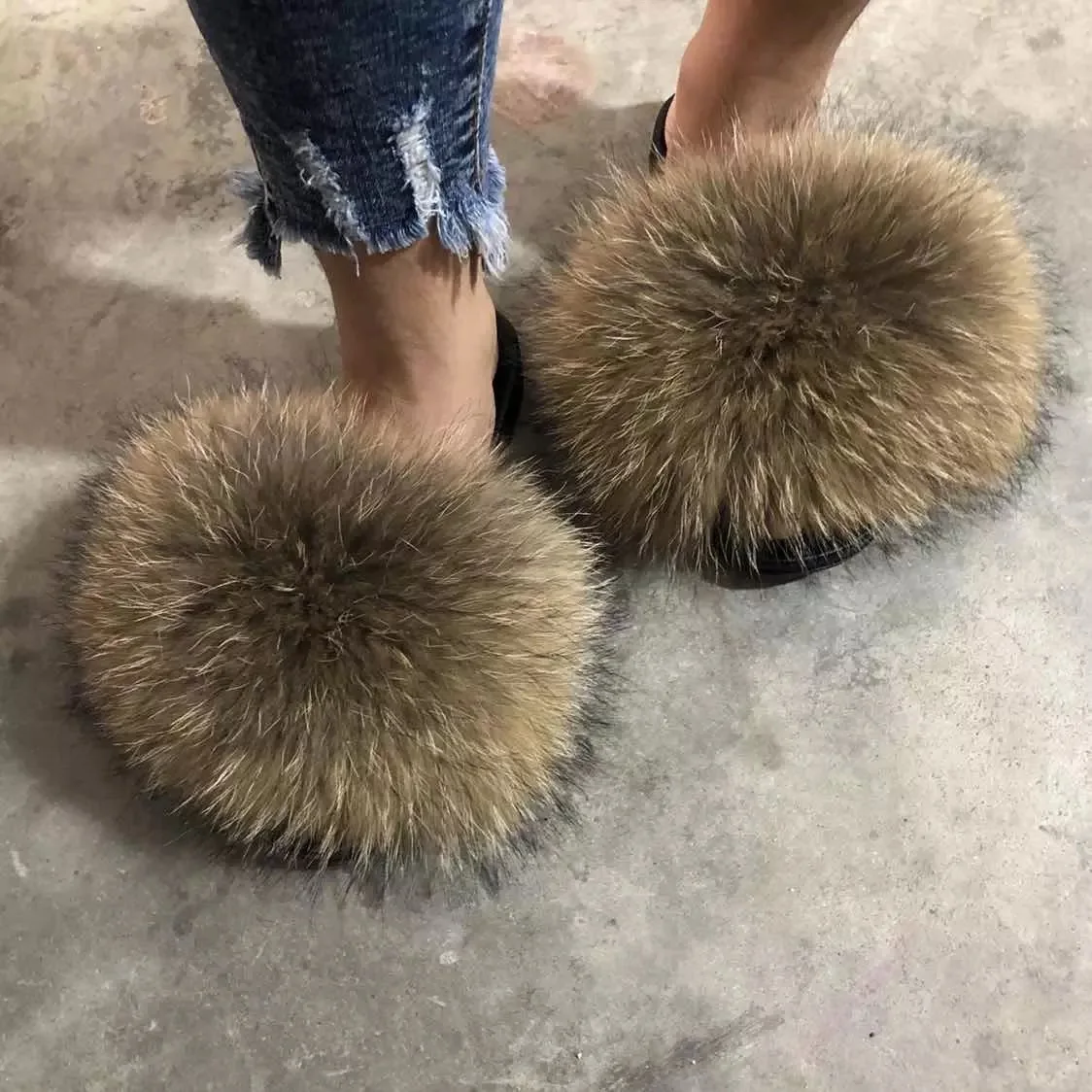 

2021 factory direct sales Fluffy fur slippers Women's fur slippers raccoon fur slides