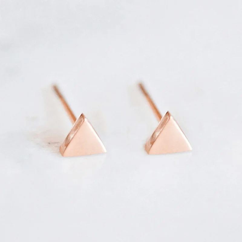 

JUJIE Fashionable triangular stainless steel earrings with classic little chic women's minimalist geometric earrings custom gift