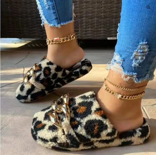 

2021 Factory Hot Sales Ladies Plus Size Slippers Baotou Plush Chain Buckle Flat Bottom Ladies Fashion Slippers