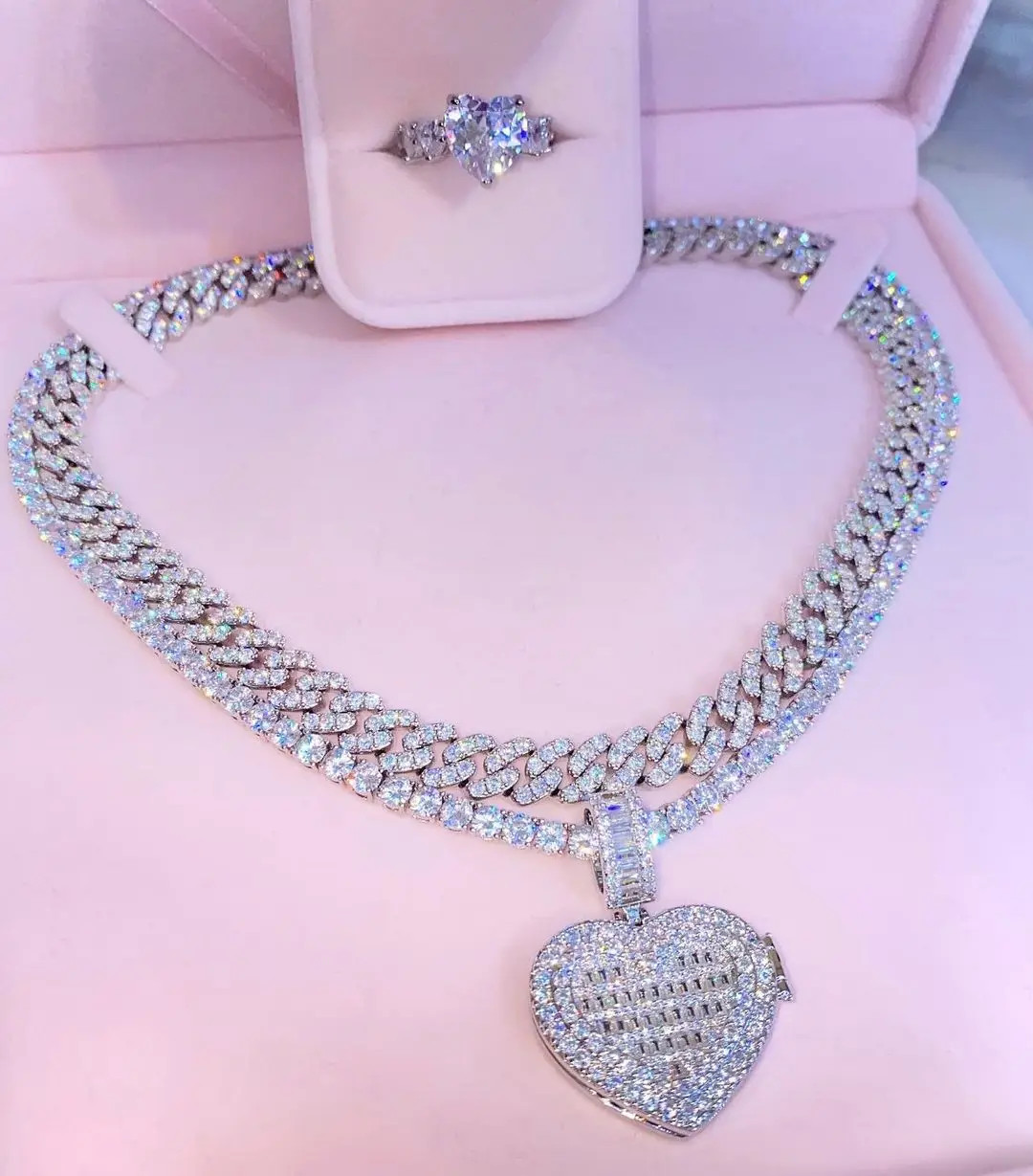 

Iced Out CZ Heart Lockets Necklace Memory Flip Love Photo Frame Pendant Custom Photo Couple Pendant Necklace With Picture Inside