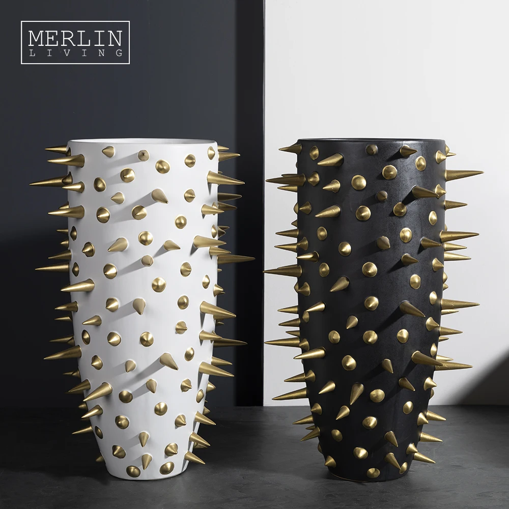 

Modern creative art black and white vase for home hotel unique decorative vase big gold grand custom design ceramic flower vase, White / black + gold