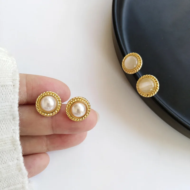 

Newest Vintage Winter Jewelry Pearl Opal Stud Earrings Tiny Gold Edge Pearl Earrings Jewelry