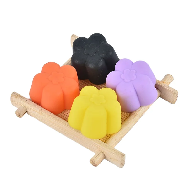 

Professional customized high quality baking tools silicone mini cake plum blossom shape mold, Customized color