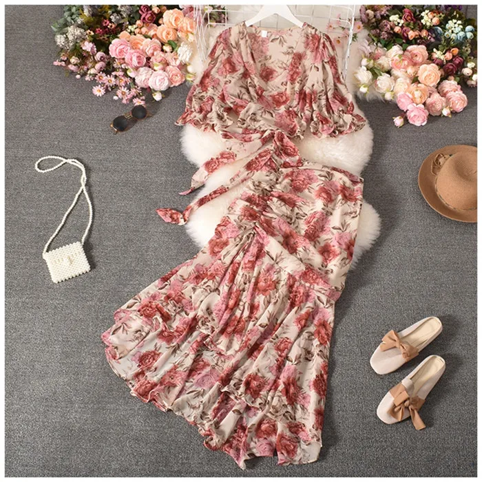 

TZ423 Women Summer Floral Print V-neck Blouse +Skirt Sets Ladies Korean Sweet Clothing sets Wholesale