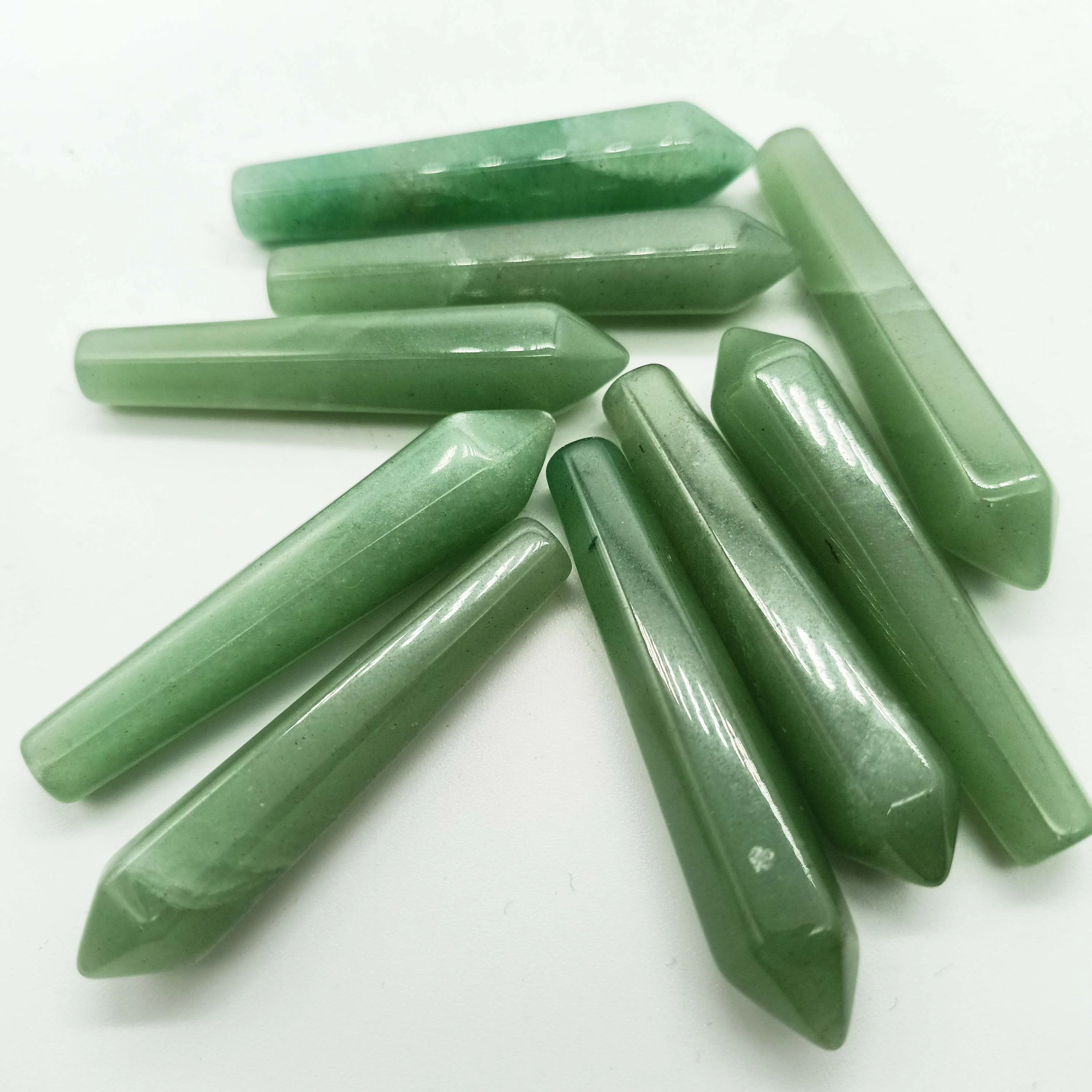 批发较小的绿色东陵方尖碑水晶点愈合水晶镶嵌吊坠