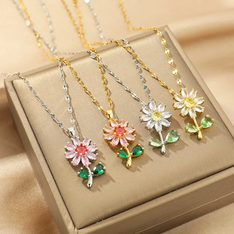 

GT Fashionable Crystal Sunflower 18k Gold Plated Water Wave Chain Full Zircon Inlay Flower Necklace