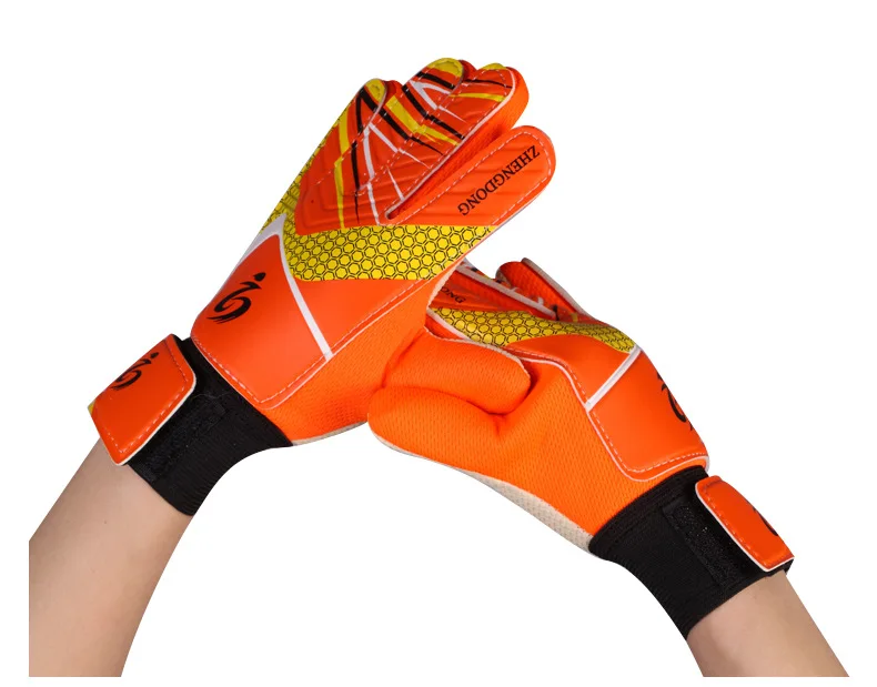 

Custom Durable Super Grip Wear Resistant Flexible Kids Protective Football Goalkeeper Gloves