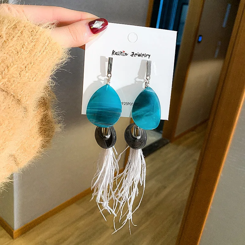 

20cm long blue feather drop earrings 2019