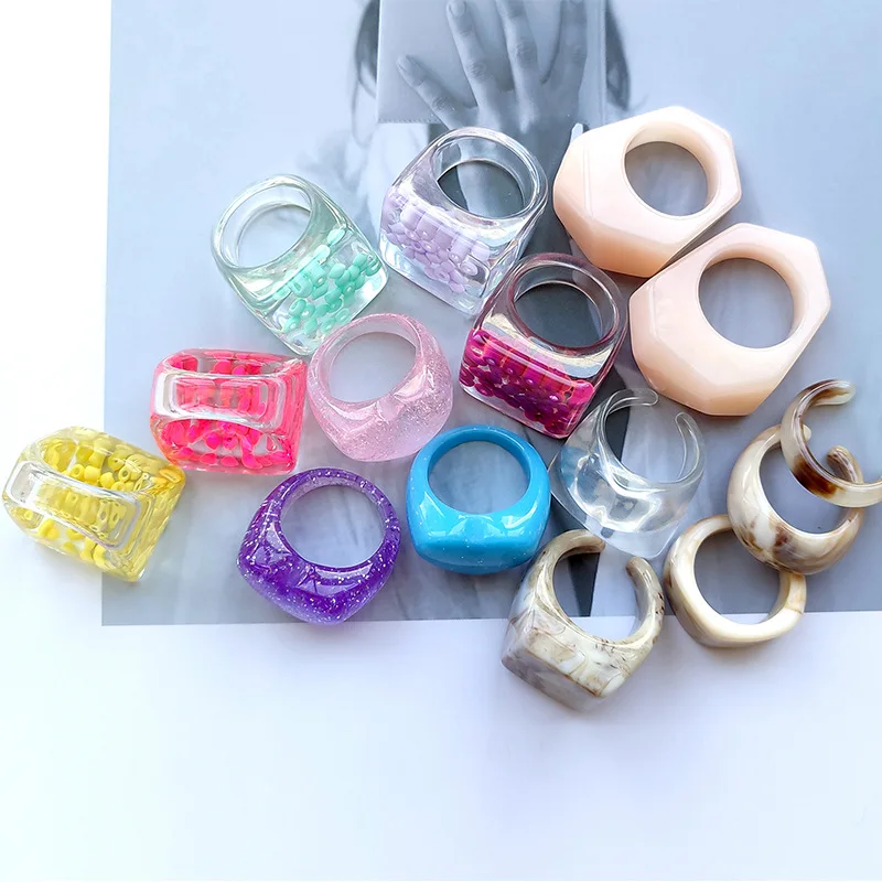 

OUYE 2021 Fashion clear Acrylic geometric ring for women Summer colour Resin heart shape ring Wholesale acrylic jewelry rings, Colorful