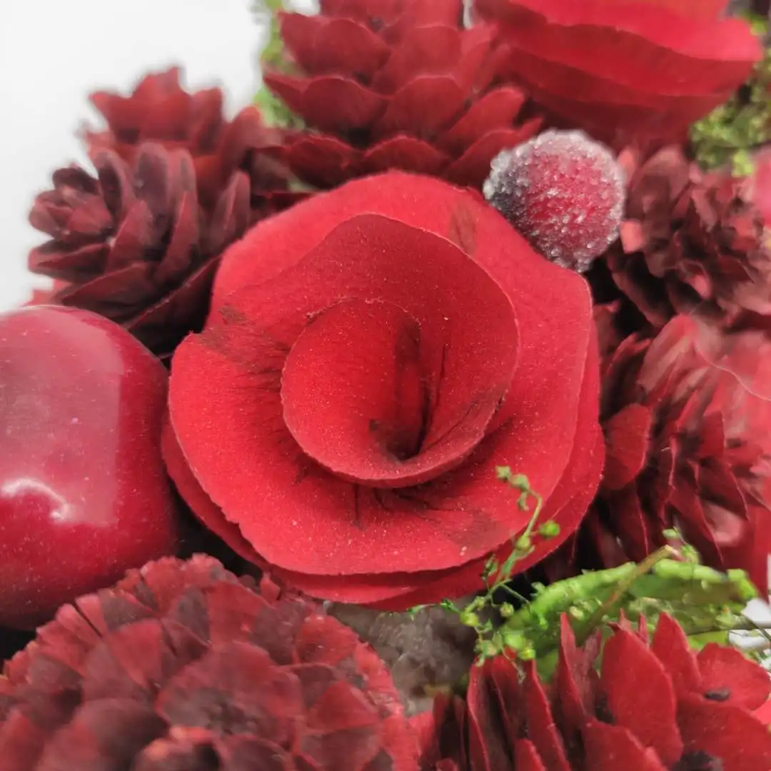 
2020 new arrival 10" 25cm natural wood christmas red berry pinecone wreath 